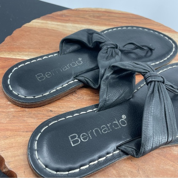 Bernardo | Thong Sandals black leather flip flops Sz 8 - Picture 4 of 6